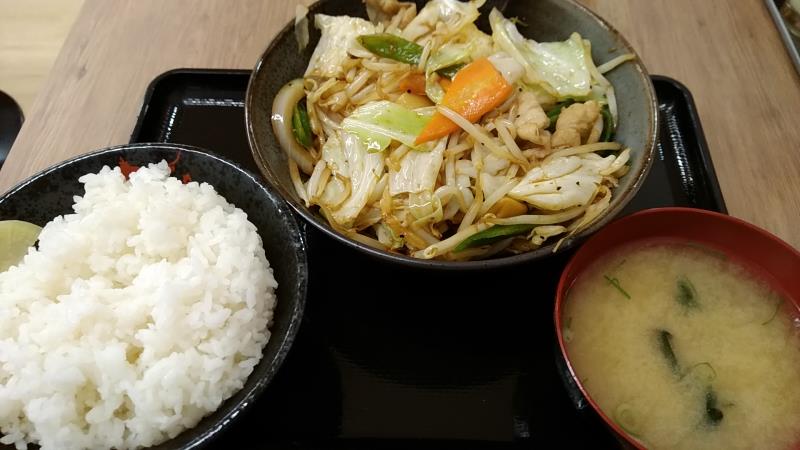 すた丼屋の「肉野菜炒め定食」